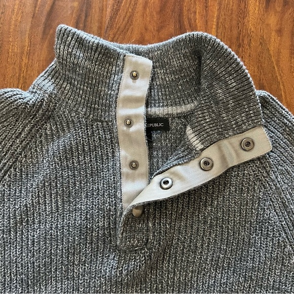 Banana Republic Men's Gray Ribbed Knit Mock Neck Long Sleeve Sweater size medium - Picture 5 of 11